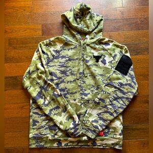 Under armour project rock camo sweatshirt